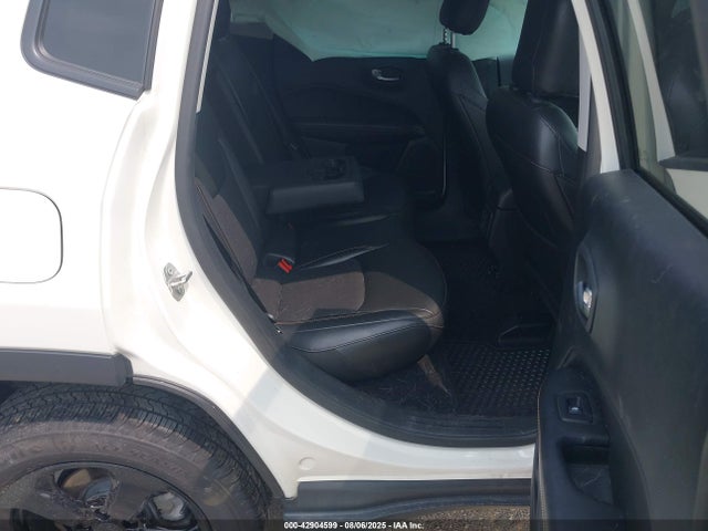 3C4NJDBB5KT656449 Jeep 2019