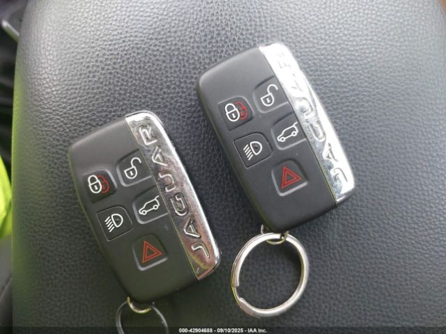 2018 JAGUAR F-PACE SADCJ2FX8JA294693 Photo 10