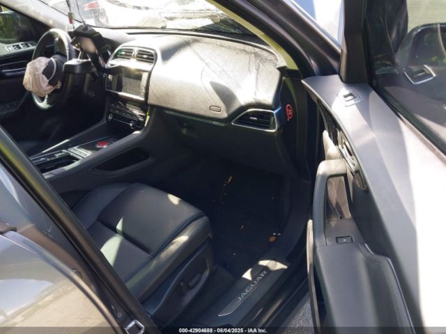 2018 JAGUAR F-PACE SADCJ2FX8JA294693 Photo 4