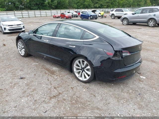 2019 TESLA MODEL 3 5YJ3E1EB7KF364628 Photo 2