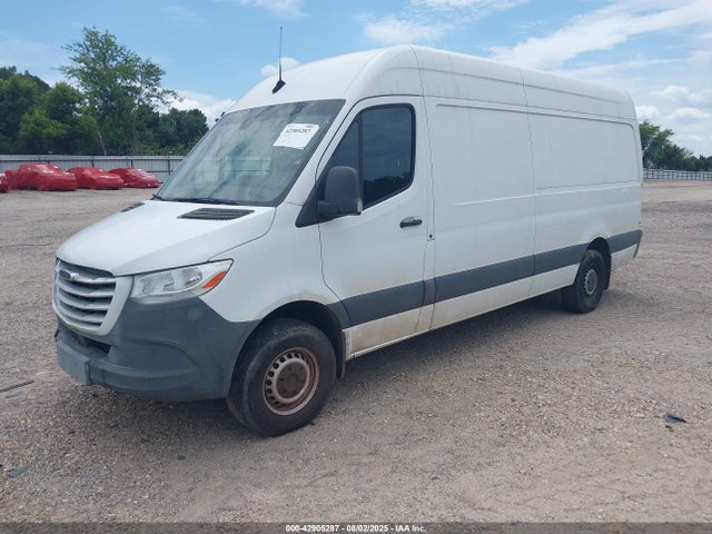 Freightliner Om 642 With Brake Assist 2019 WDRPF1CD0KP061151 Image 2
