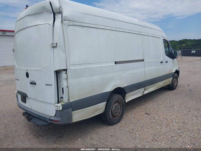 Freightliner Om 642 With Brake Assist 2019 WDRPF1CD0KP061151 Image 4