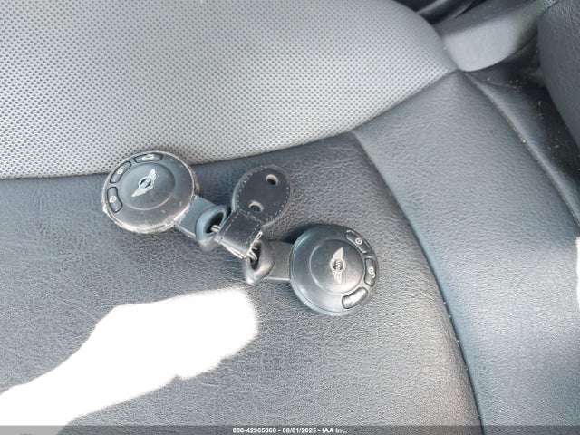 2010 MINI COOPER WMWMR3C58ATU96890 Photo 10