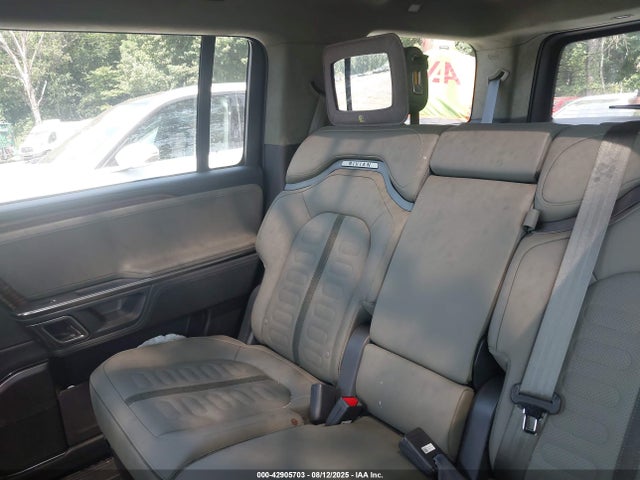Rivian R1s 2023 7PDSGABA1PN029416 Image 8