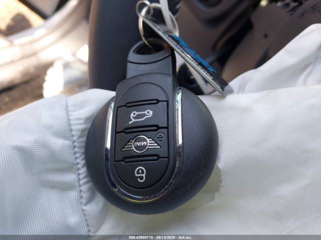 2024 MINI CLUBMAN WMWLV7C08R2U65742 Photo 10