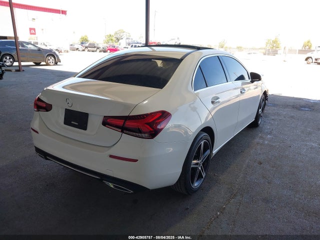 W1K3G4EB3MJ257458 Mercedes-Benz m260