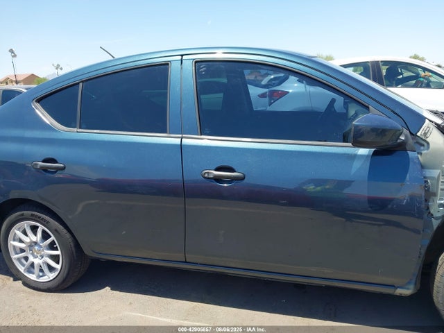 3N1CN7AP6HL826095 Nissan 2017