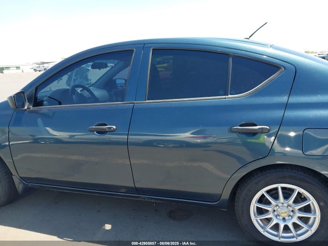 3N1CN7AP6HL826095 Nissan 2017