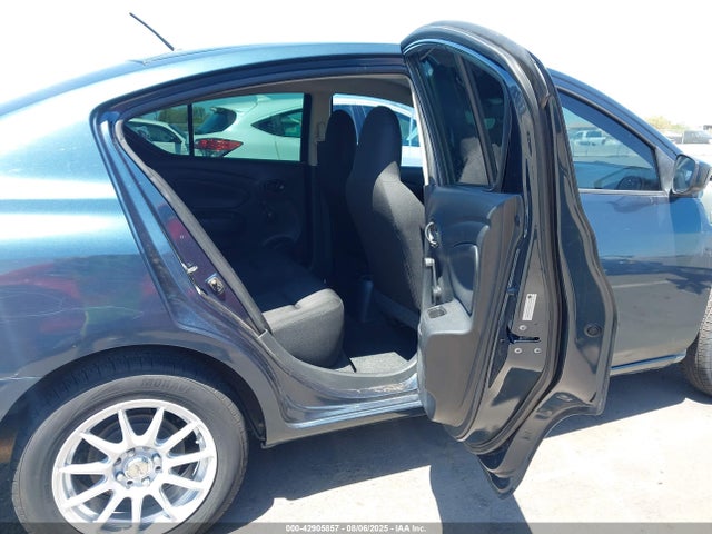 3N1CN7AP6HL826095 Nissan 2017