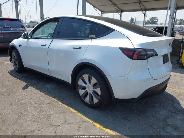 2023 TESLA MODEL Y 7SAYGDEE7PA193561 Photo 2