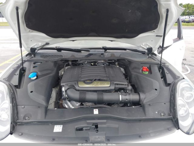 2017 PORSCHE CAYENNE WP1AA2A29HKA83911 Photo 9