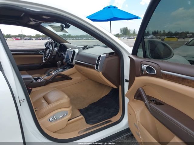 2017 PORSCHE CAYENNE WP1AA2A29HKA83911 Photo 4