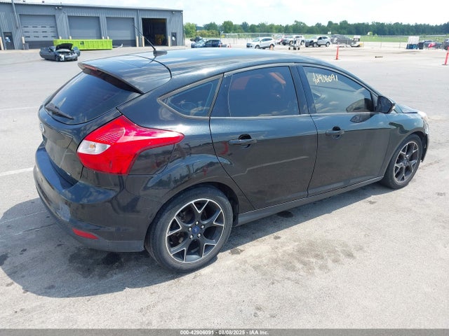 Ford 2014 2014 1FADP3K27EL399448 Image 4