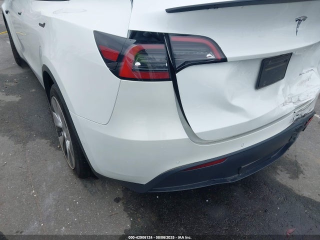 Tesla Model Y 2022 7SAYGDEE4NF354268 Image 19