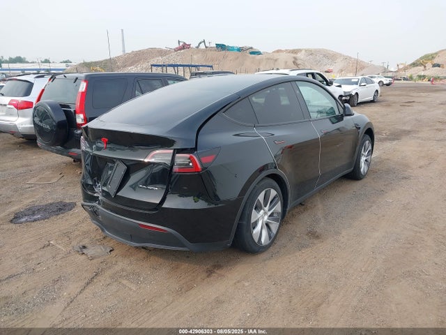 2023 TESLA MODEL Y 7SAYGAEE4PF928739 Photo 3