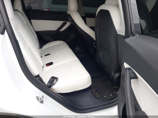 7SAYGDEFXNF376882 Tesla 2022