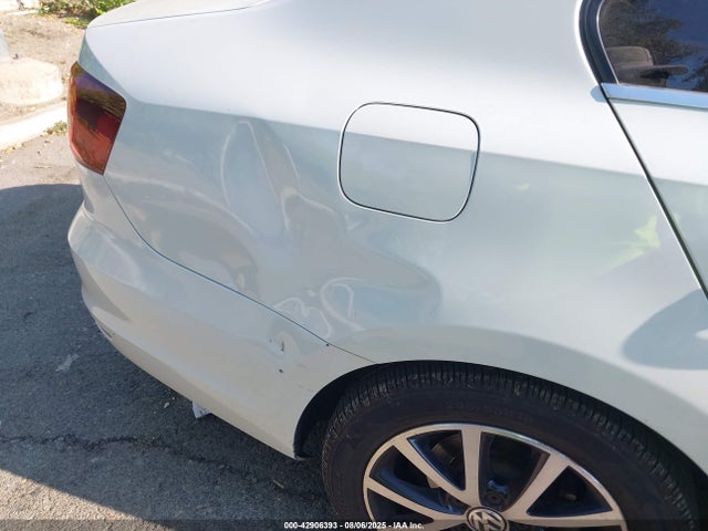 Volkswagen 1.4 tsi 2017 3VWDB7AJ8HM204885 Image 17