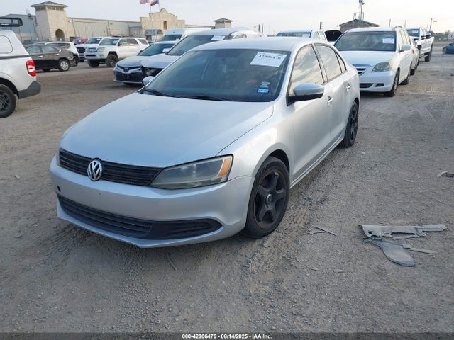 3VWD17AJ9EM244939 Volkswagen Jetta
