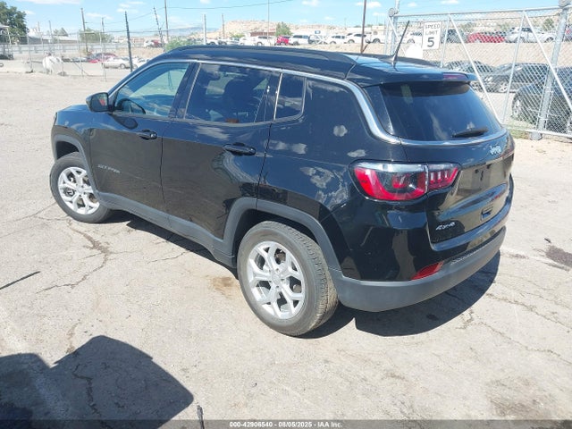 Jeep Compass 2024 3C4NJDBN1RT117167 Image 3
