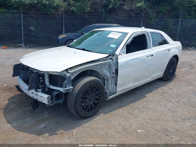 Chrysler 300 2015 2C3CCAAG8FH815559 Image 2