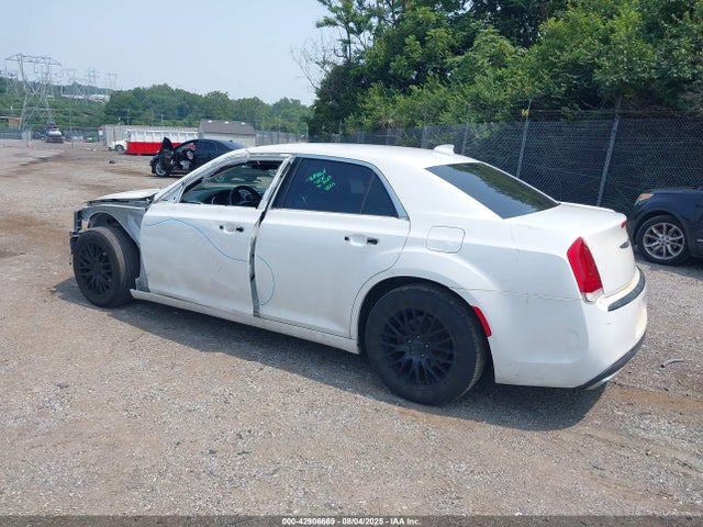 Chrysler 300 2015 2C3CCAAG8FH815559 Image 3