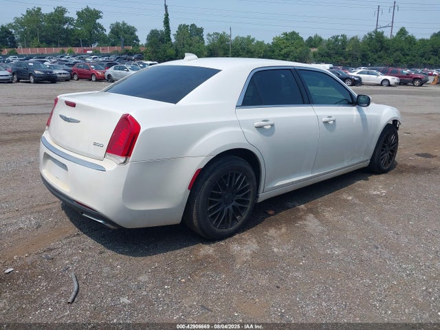 Chrysler 300 2015 2C3CCAAG8FH815559 Image 4