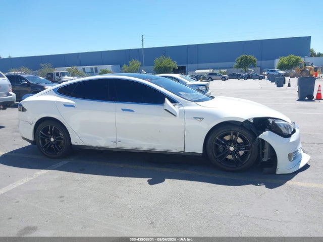 Tesla MODEL S 2014 5YJSA1S13EFP49935 Image 13