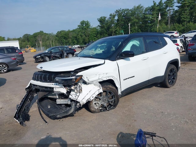 Jeep 2024 2024 3C4NJDBN9RT592632 Image 2