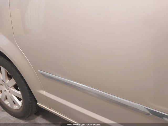 2C4RC1BG7ER442611 Chrysler Town and Country
