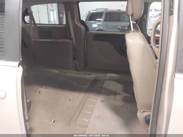 2C4RC1BG7ER442611 Chrysler Town and Country