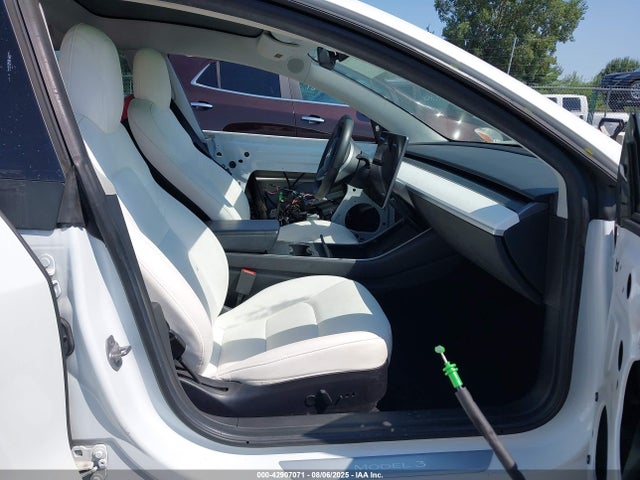 2019 TESLA MODEL 3 5YJ3E1EA2KF429392 Photo 4