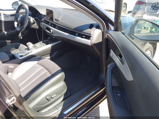2017 AUDI A4 WAUGMAF43HA153509 Photo 4