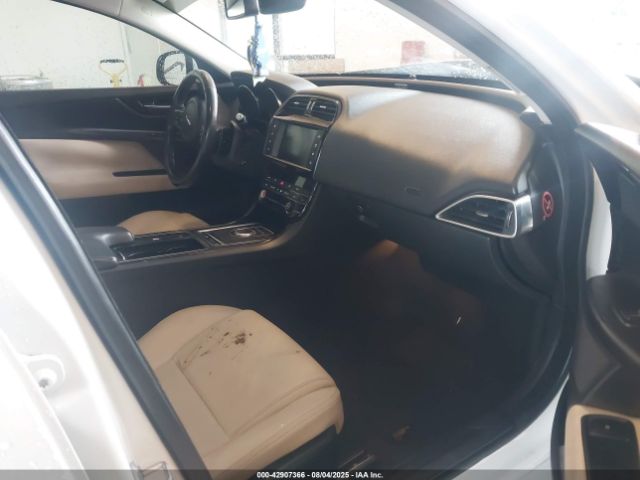 2018 JAGUAR XE SAJAR4FX9JCP37222 Photo 4