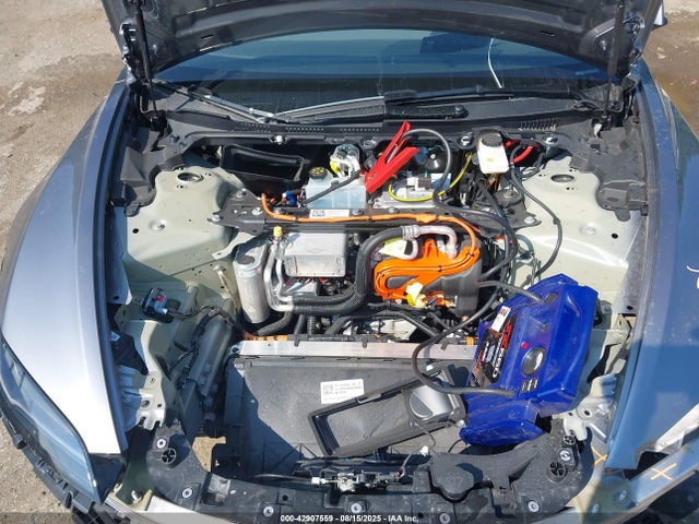 2025 TESLA MODEL 3 5YJ3E1EB5SF927336 Photo 9