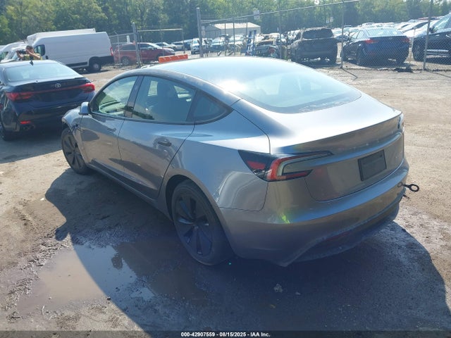 2025 TESLA MODEL 3 5YJ3E1EB5SF927336 Photo 2
