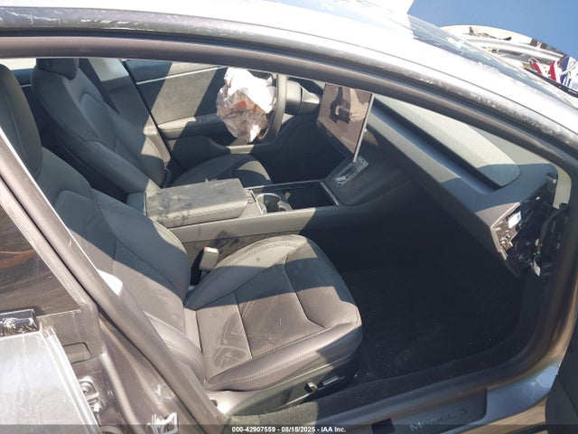 2025 TESLA MODEL 3 5YJ3E1EB5SF927336 Photo 4
