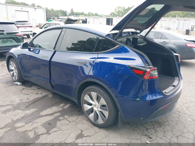 2023 TESLA MODEL Y 7SAYGDEE2PF669850 Photo 2