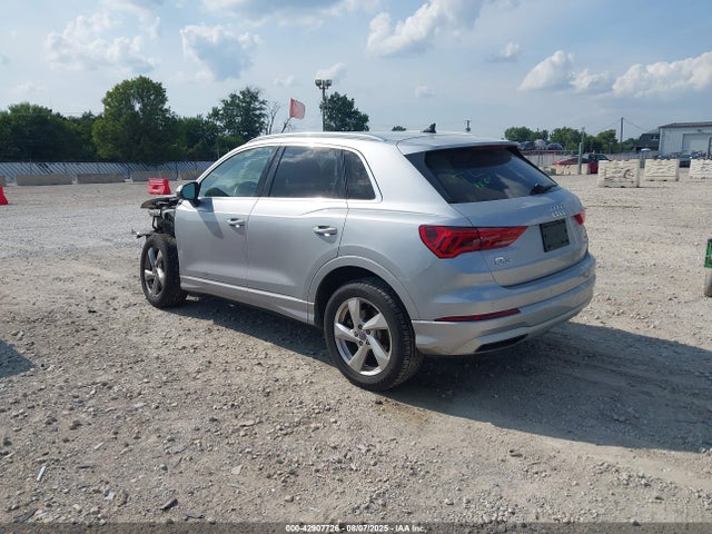 2020 AUDI Q3 WA1AECF32L1004634 Photo 2