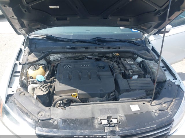 3VWLA7AJ8FM275600 Volkswagen Jetta