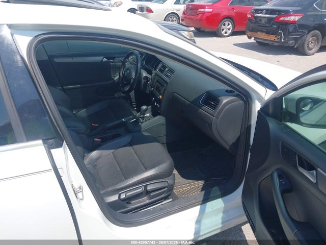 3VWLA7AJ8FM275600 Volkswagen Jetta