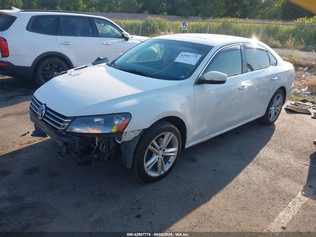 Volkswagen Passat 2014 1VWBT7A32EC043128 Image 2