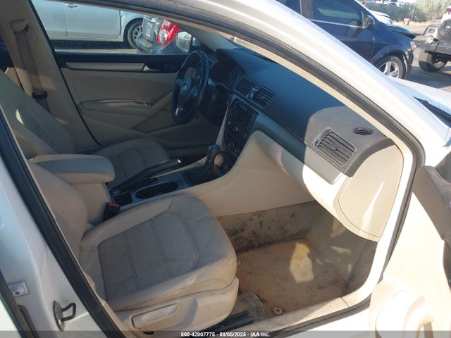 Volkswagen Passat 2014 1VWBT7A32EC043128 Image 5