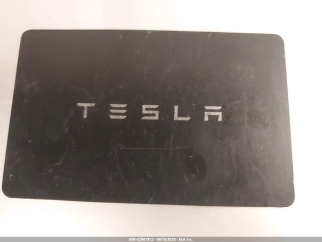 2025 TESLA MODEL Y 7SAYGDED9SF235330 Photo 10