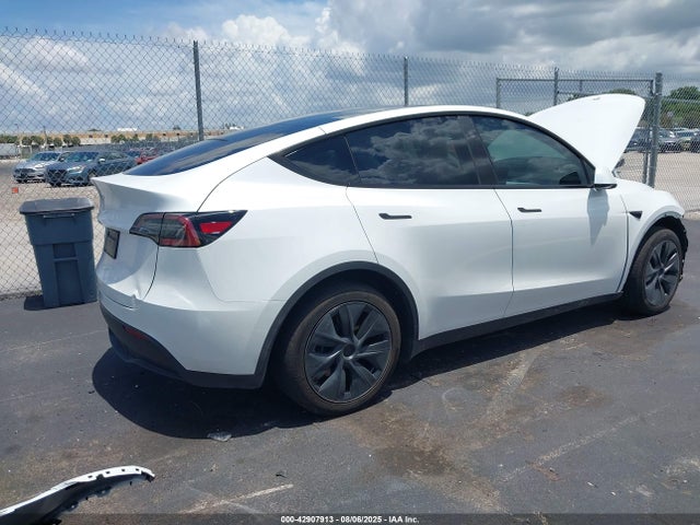 2025 TESLA MODEL Y 7SAYGDED9SF235330 Photo 3