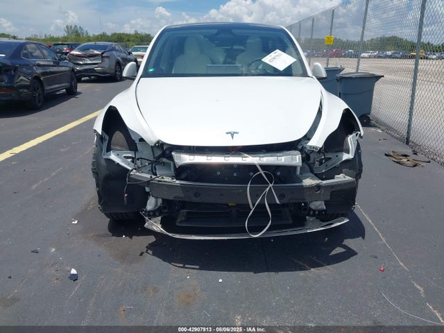 2025 TESLA MODEL Y 7SAYGDED9SF235330 Photo 5