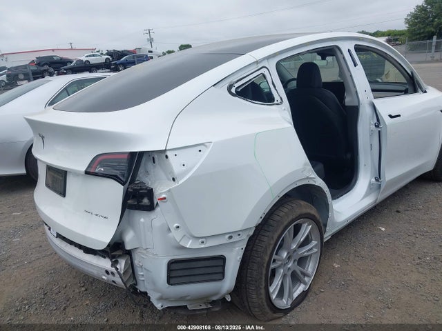 Tesla Model Y 2022 7SAYGDEE6NF434428 Image 6