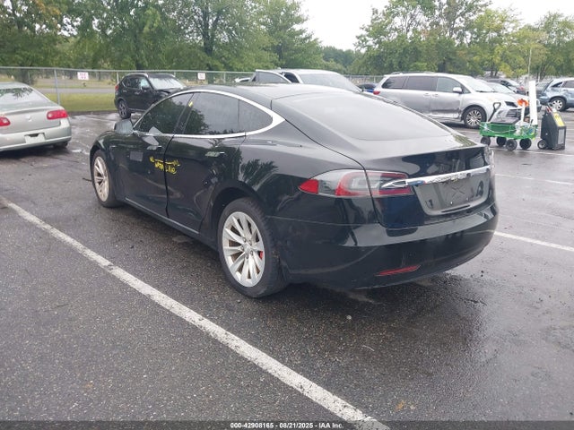 2019 TESLA MODEL S 5YJSA1E47KF305815 Photo 2