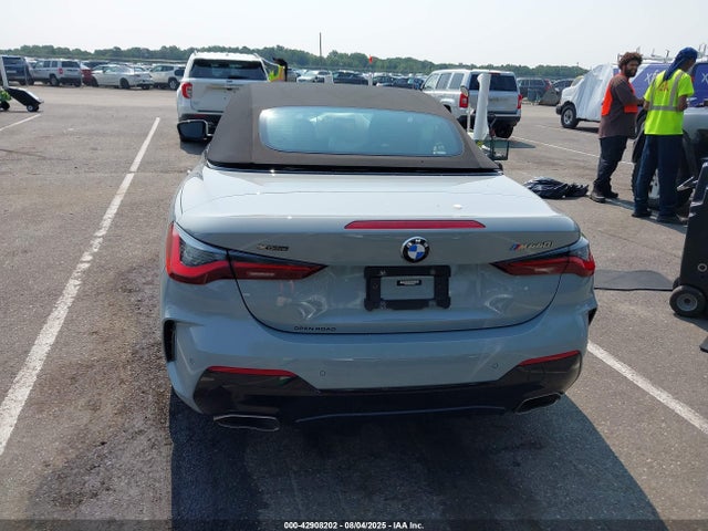 WBA63AT04PCN00543 BMW M440I