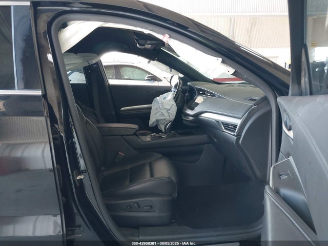 2019 CADILLAC XT4 1GYFZCR40KF206680 Photo 4