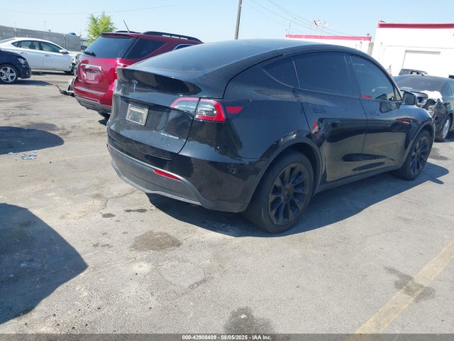 2023 TESLA MODEL Y 7SAYGDEE8PF616876 Photo 3
